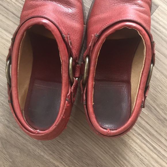 EUC Frye Red Carson Harness Belted Clog Booties (7.5) - Picture 4 of 9